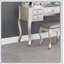 Ensemble de coiffeuse classique avec tabouret, tiroirs, miroir ouvert et pieds uniques pour l'élégance et le rangement de la chambre à coucher