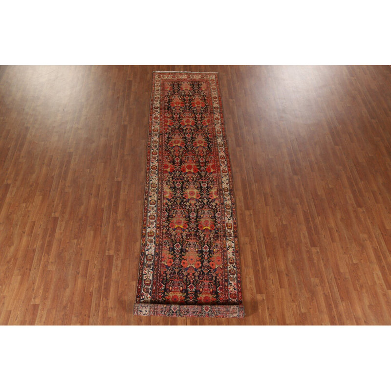 Tapis de couloir traditionnel antique