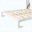 Grand lit escamotable mural avec bureau intégré, tablettes et armoires de rangement, blanc