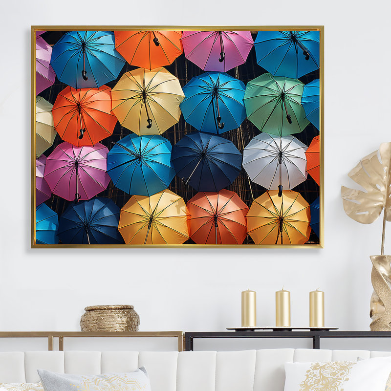 «Rainbow Umbrellas Collage III», reproduction sur toile, Cadre flottant doré, H 34 po x l 44 po