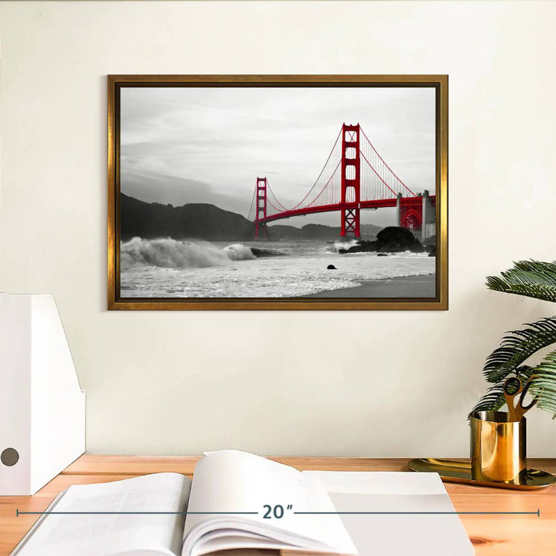 Golden Gate Bridge Beach, 13 po x 9 po, Cadre flottant doré