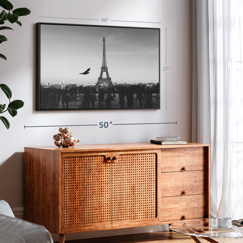 «Overcast Eiffel Tower Wall Art», H 27 po x l 40 po