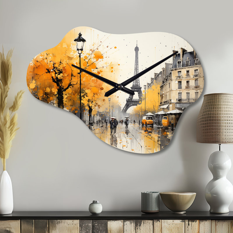 Jaune et gris, art de rue parisien - horloge en métal Paris, horloge murale asymétrique traditionnelle, Petit