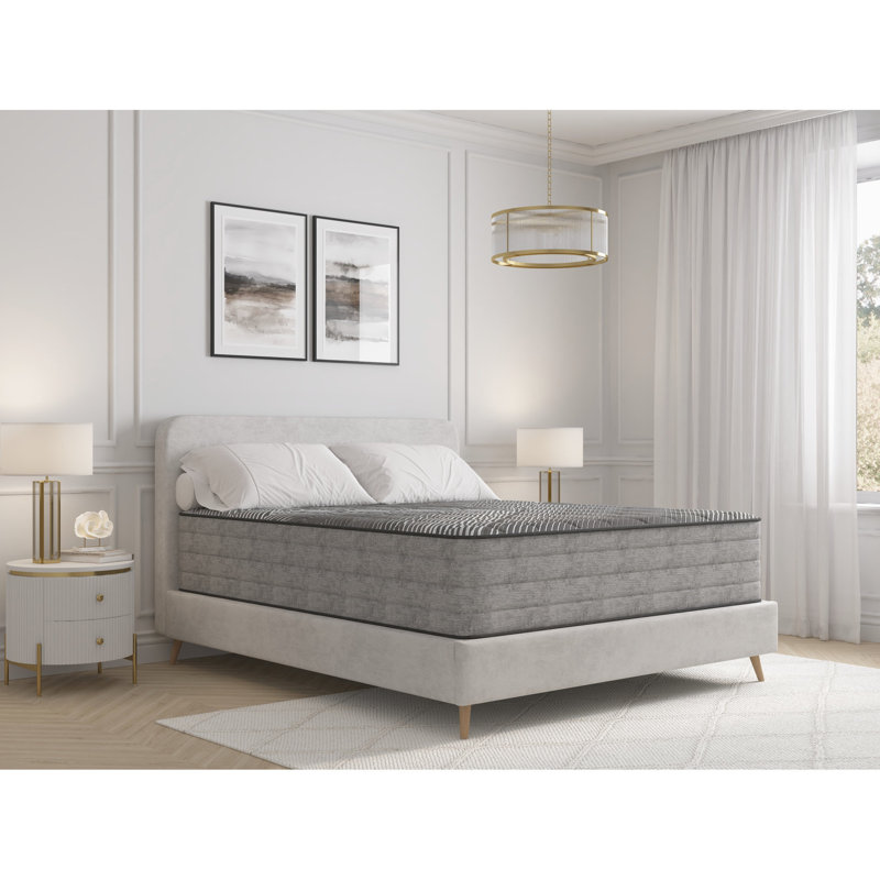 Matelas pour grand lit 14 po - Pure glace ferme. Refroidisseur sommeil avec technologie de housse. Cuivre, gel, argent, graphite de 1 po pour une meilleure qualité de sommeil et respirabilité. Support stable pour ressorts enroulés sur le périmètre.
