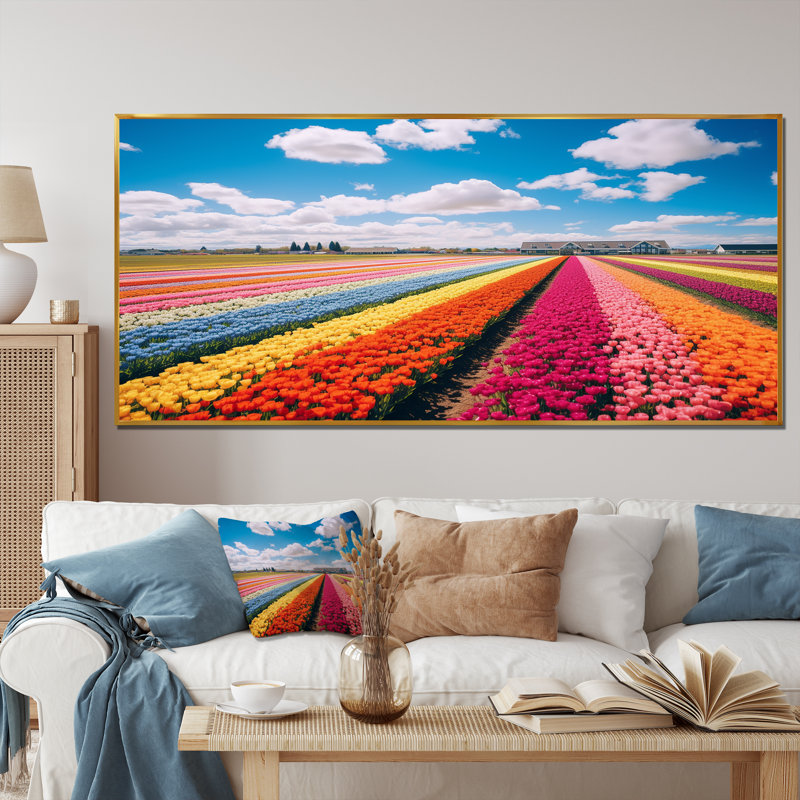Champ de tulipes colorées II - art mural tulipe, Cadre flottant doré, H 28 po x l 60 po x P 1,5 po