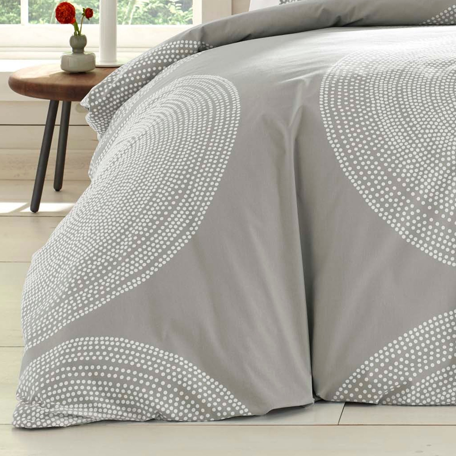 Marimekko Fokus Cotton Navy Duvet Cover Set, Twin Duvet Cover + 1 Standard Sham, Light Gray