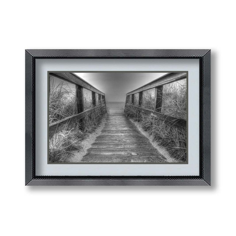 «Cape Cod» par Kelly Wade sur, Gris, Cadre flottant gris, H 22 po x l 28 po