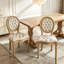 Chaise en bois massif avec garniture cloutée-129761694