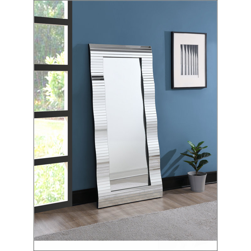 Miroir d'appoint avec cadre en bois composite Dominic Mirror