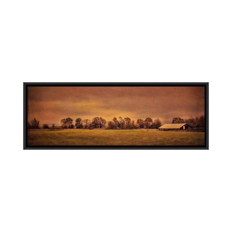 «Long Barn at Day Break», reproduction de photo sur toile, H 12 po x l 36 po x P 1,5 po, Toile avec cadre noir