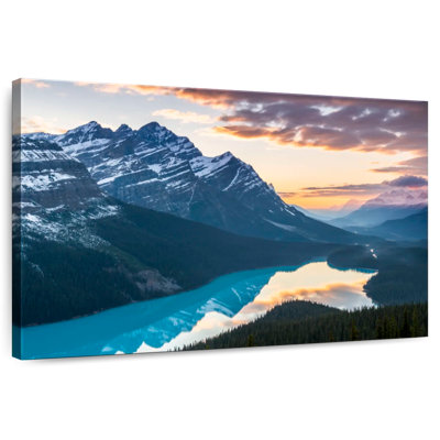 Paysage de montagne Alvord Peyto Lake