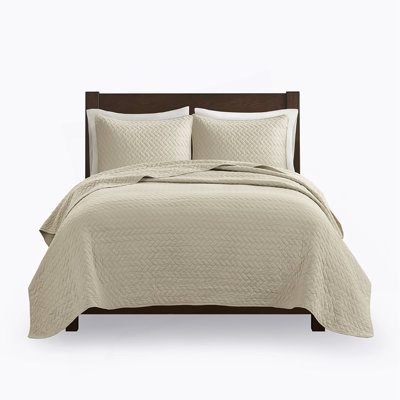 Queen 3 Piece Luxurious Oversized Quilt Set