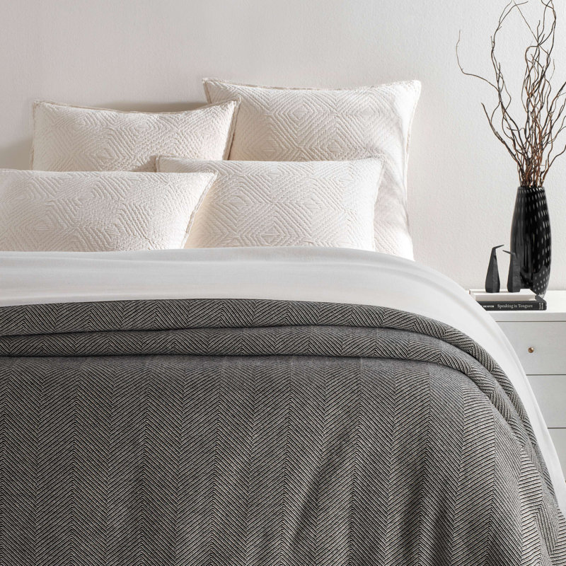 Elegant Twill Weave Black/Ivory Cotton Full/Queen Throw Blanket
