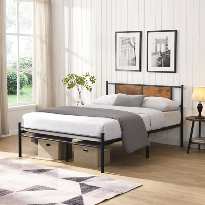 Structure de lit robuste en métal avec tête de lit à panneau en bois, idéale pour les chambres modernes et le rangement amélioré