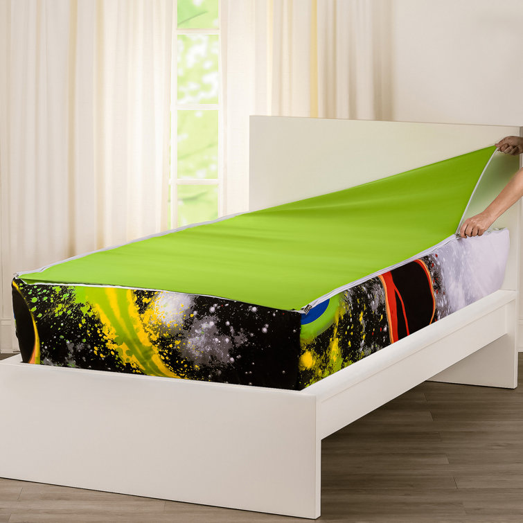 Inston Beyond The Galaxy Bunkie Deluxe All-in-One Zipper Bedding Set East Urban Home Size: Twin