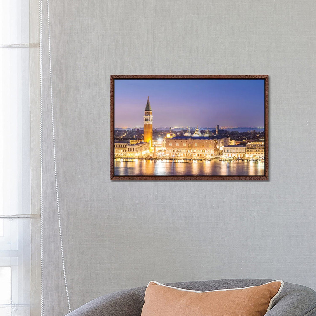 Luftaufnahme von Venedig bei Nacht von Matteo Colombo - Gallery-Wrapped Canvas Giclée