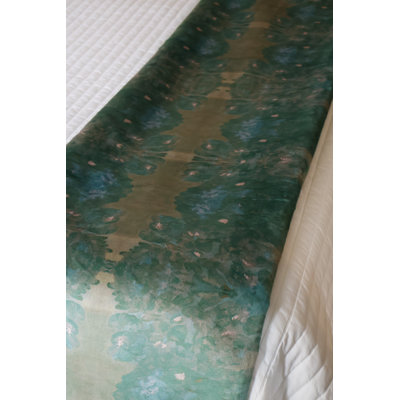 Centerpiece Luxury Throw