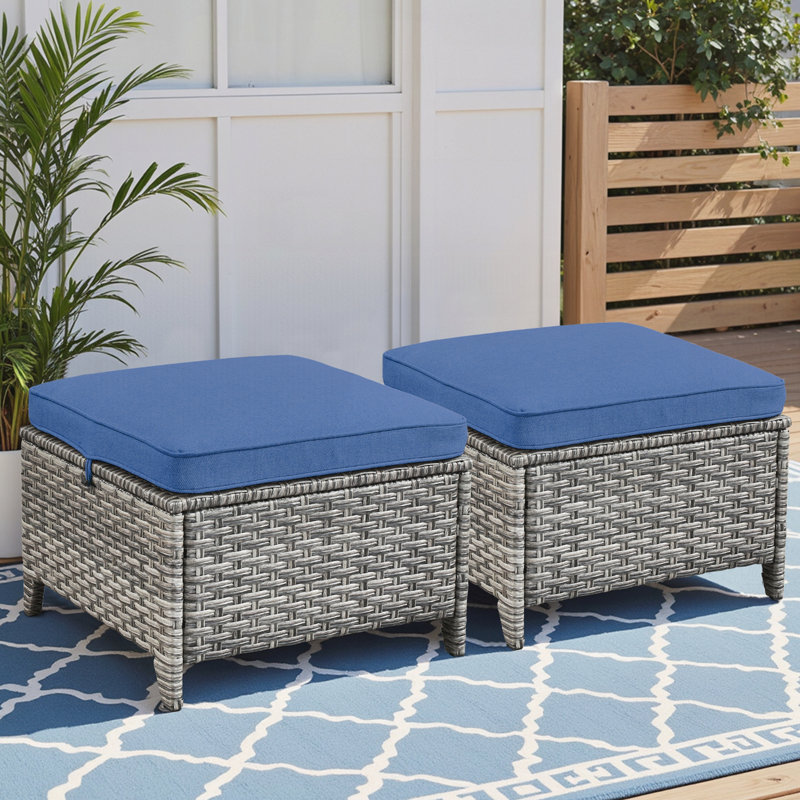 Ensemble de 2 repose-pieds d'extérieur en rotin gris avec coussins bleus pour la cour ou la terrasse