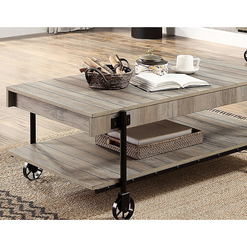 Table basse industrielle 1 pièce avec tablette inférieure ouverte, conception esthétique en bois reproduite, support de pieds en forme de roue, éléments de conception à lattes, apparence naturelle et noire, réplique de 25,18 po de largeur, roulette