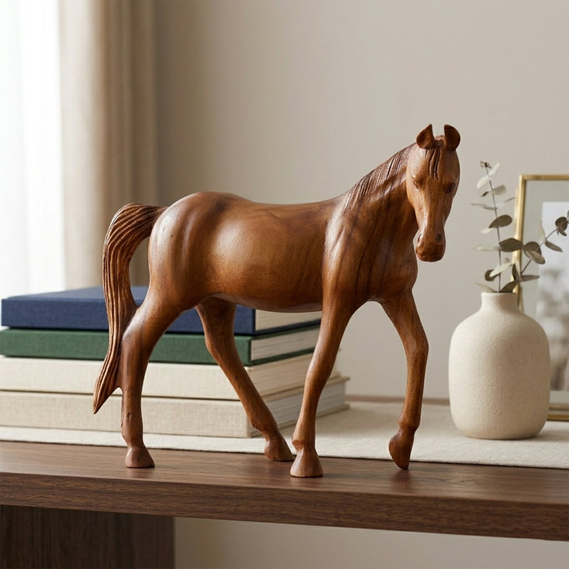 Figurine sculptée à la main Avaliese