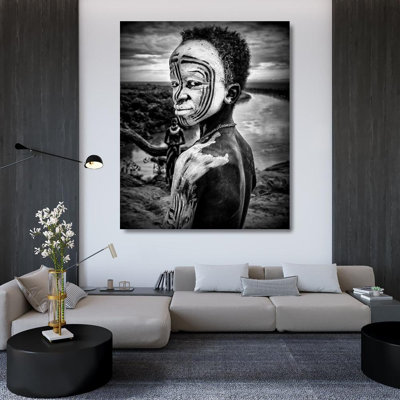 Io Kesta, art sur toile tendue par la galerie Joxe: Un garçon de la tribu Karo. Vallée de l'Omo (Éthiopie)