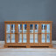 Vitrine à DEL à vitrine antique avec portes en verre et tablettes réglables pour objets de collection-122821608