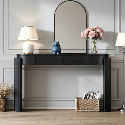 Table d'entrée en grain de bois naturel, console ovale avec détail cannelé et 2 tiroirs pour le salon du vestibule