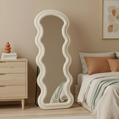 Composite Wavy Mirror