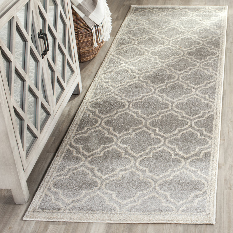 Ammundsen Geometric Light Gray/Ivory Area Rug, Runner 2'3" x 7'