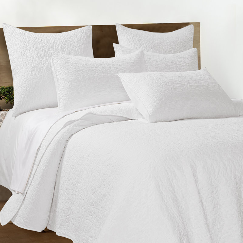 Emory White Polyester Quilt Set, King Quilt + 2 Shams