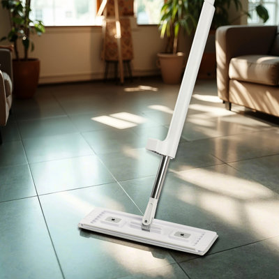 Nettoyeur à plancher plat en microfibre avec 4 tampons réutilisables et lavables pour le nettoyage des sols secs et humides, serpillère plate en microfibre avec poignée en acier inoxydable pour vinyle stratifié