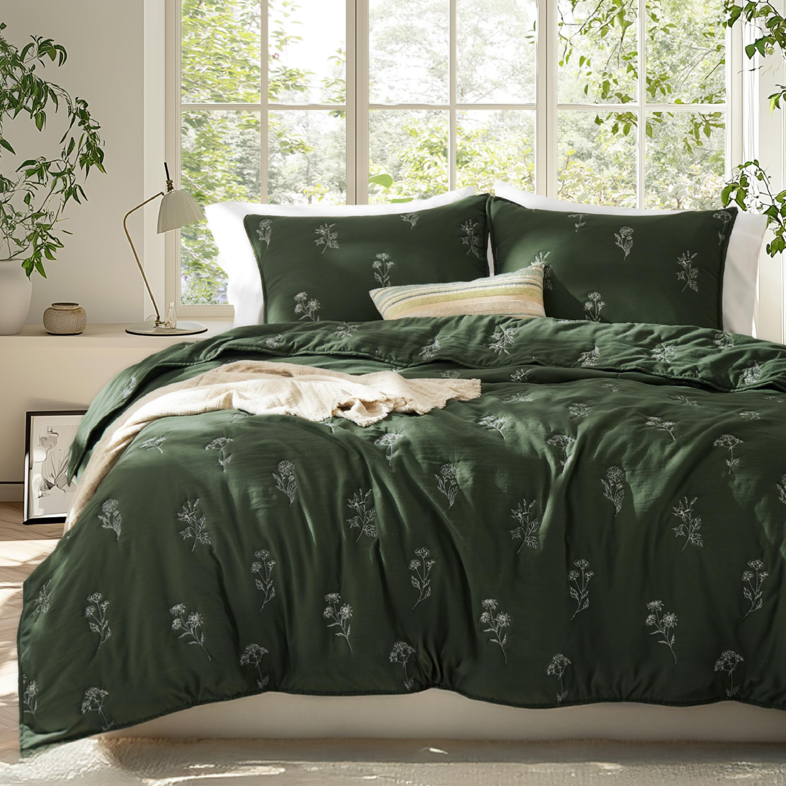 Bedsure Floral Embroidered - Lightweight Soft Bedspread for Spring ...