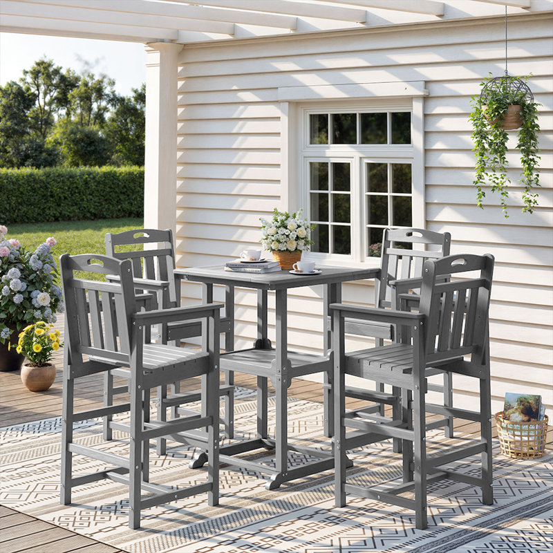 Ensemble de 5 barres d'extérieur Pennington avec table carrée et chaises en PEHD, Grey