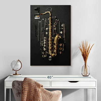 Abarca Play The Saxophone