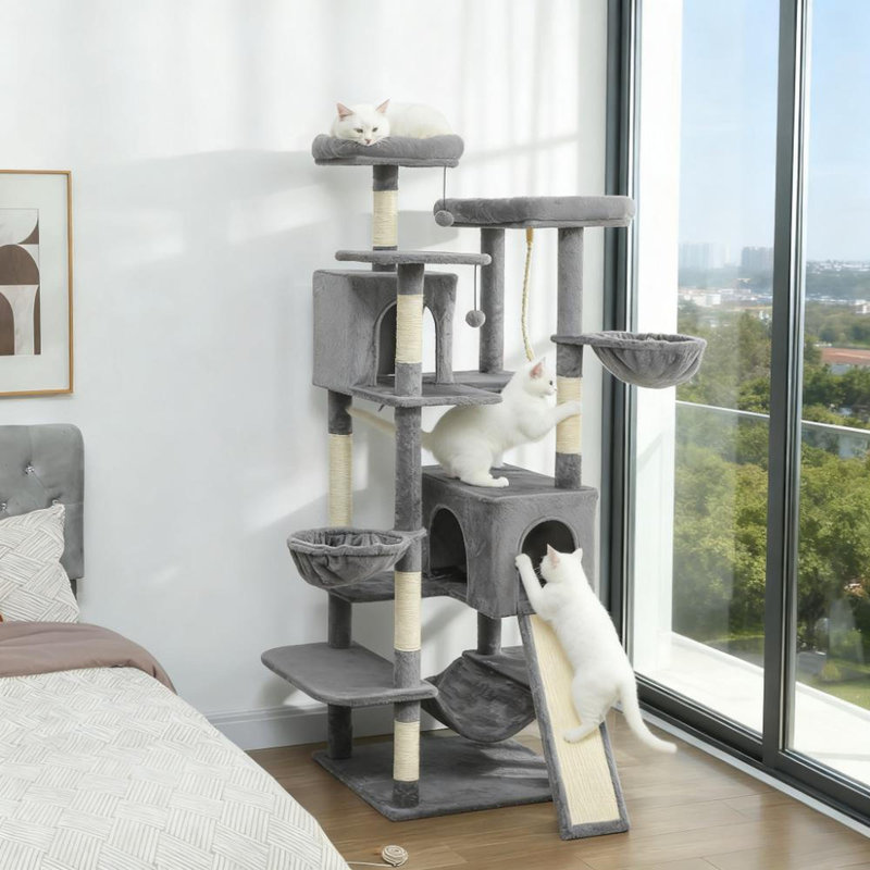 Tour pour arbre à chat à plusieurs niveaux avec deux condos, hamacs et rampe à gratter