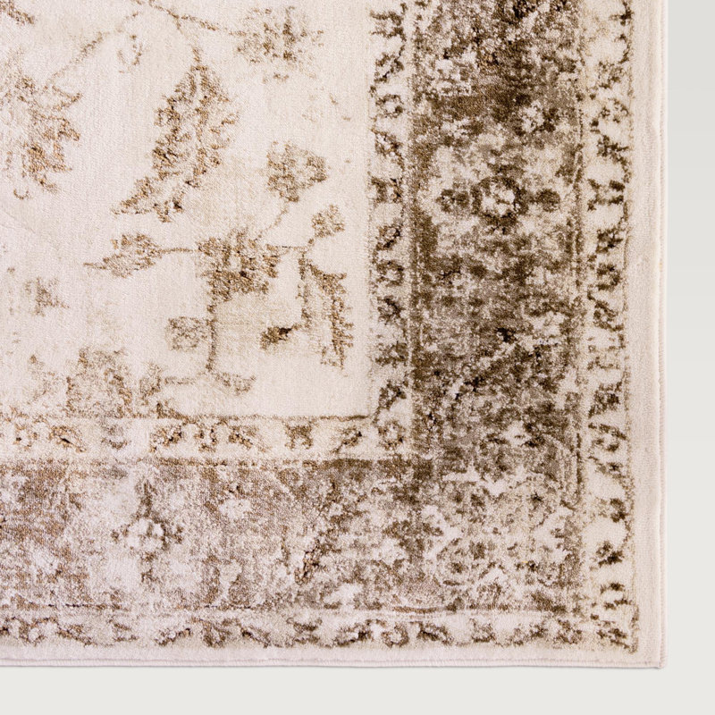 Tapis traditionnel traditionnel Emigdio de couleur crème, Carré 5 pi 3 po