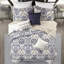 Courtepointe réversible avec coussins, bleu marine / brun clair / grand. Mise à jour de la courtepointe à motif cachemire 100% microfibre. Revers beige. 1 2 taies décoratives, 3 coussins décoratifs. Lavable à la machine, bleu marine / brun clair, motif, surpiqué.