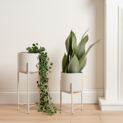 Set of 2 Metal Planters on Stands