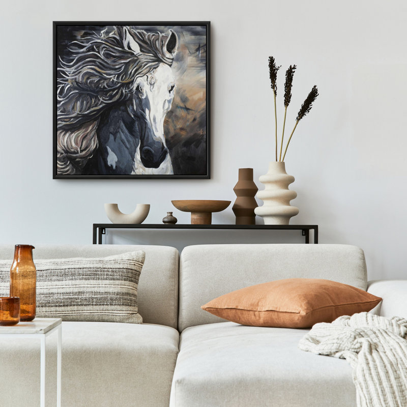 «Front Wild Horse»