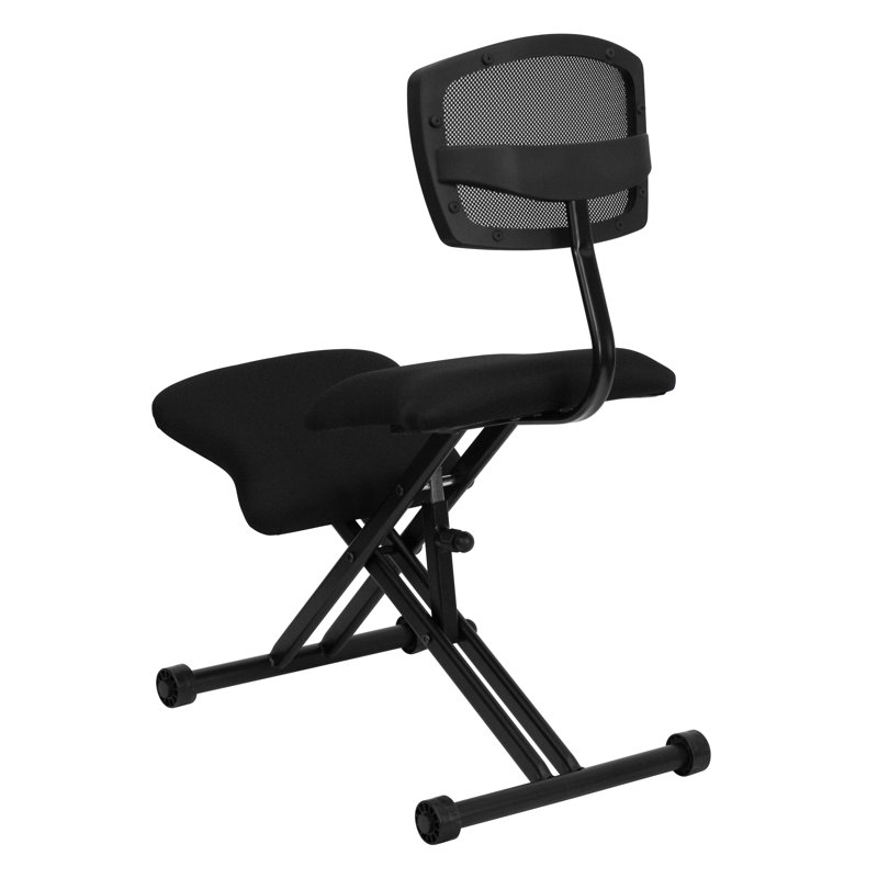 Chaise ergonomique à genoux avec dossier en filet noir et assise en tissu