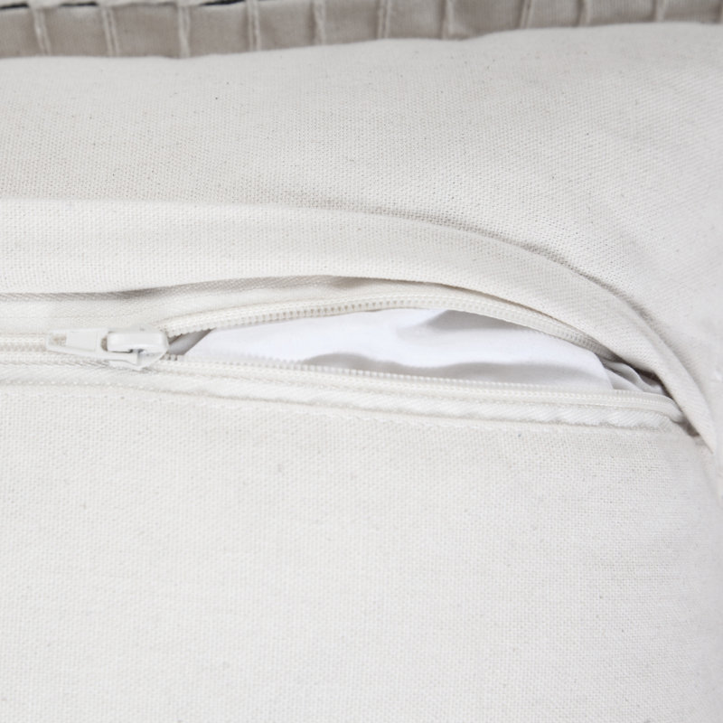 Coussin décoratif contemporain en coton uni lavé à la pierre, fait à la main, H 20 po x l 20 po, Noir