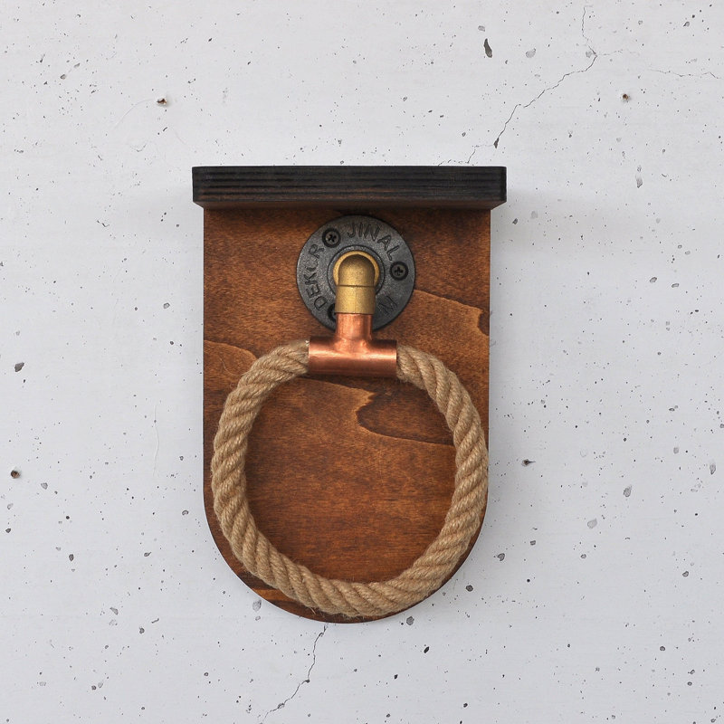 Porte-serviettes industriel fait à la main avec plaque arrière en bois et tablette supérieure
