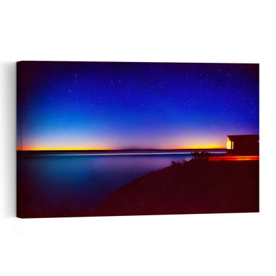 Tableau mural « Cabane sous les étoiles » : Paysage côtier coloré, paisible et serein