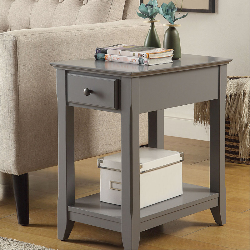 Table d'appoint grise avec tablette inférieure ouverte et pieds rectangulaires
