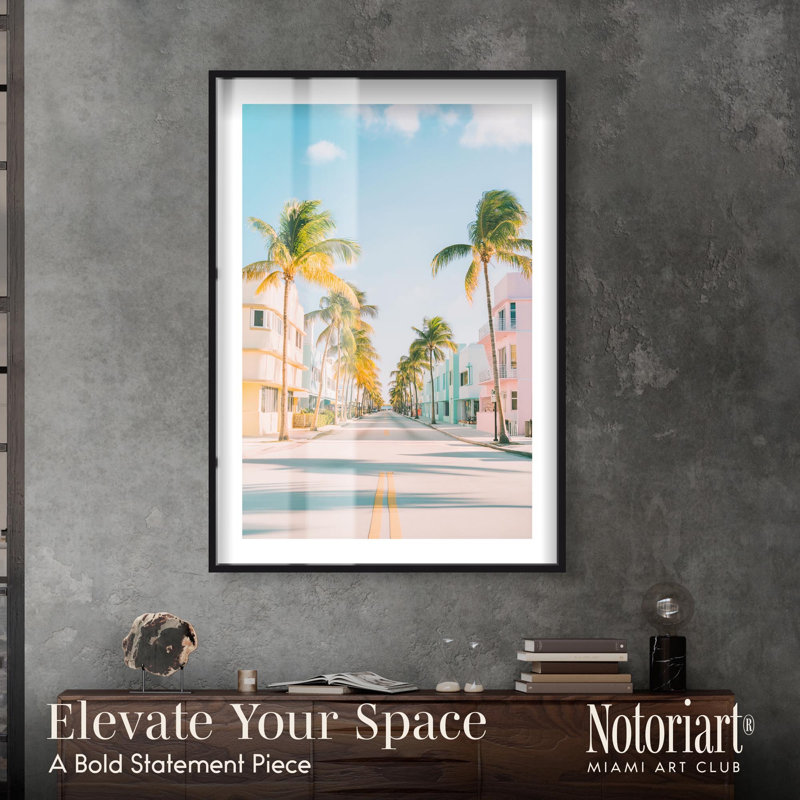 Palmier Parkway Shadowbox Print par Notoriart, H 55 po x l 37 po, Noir