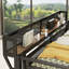 Grand lit mezzanine avec bureau, station de charge, escalier et garde-robe