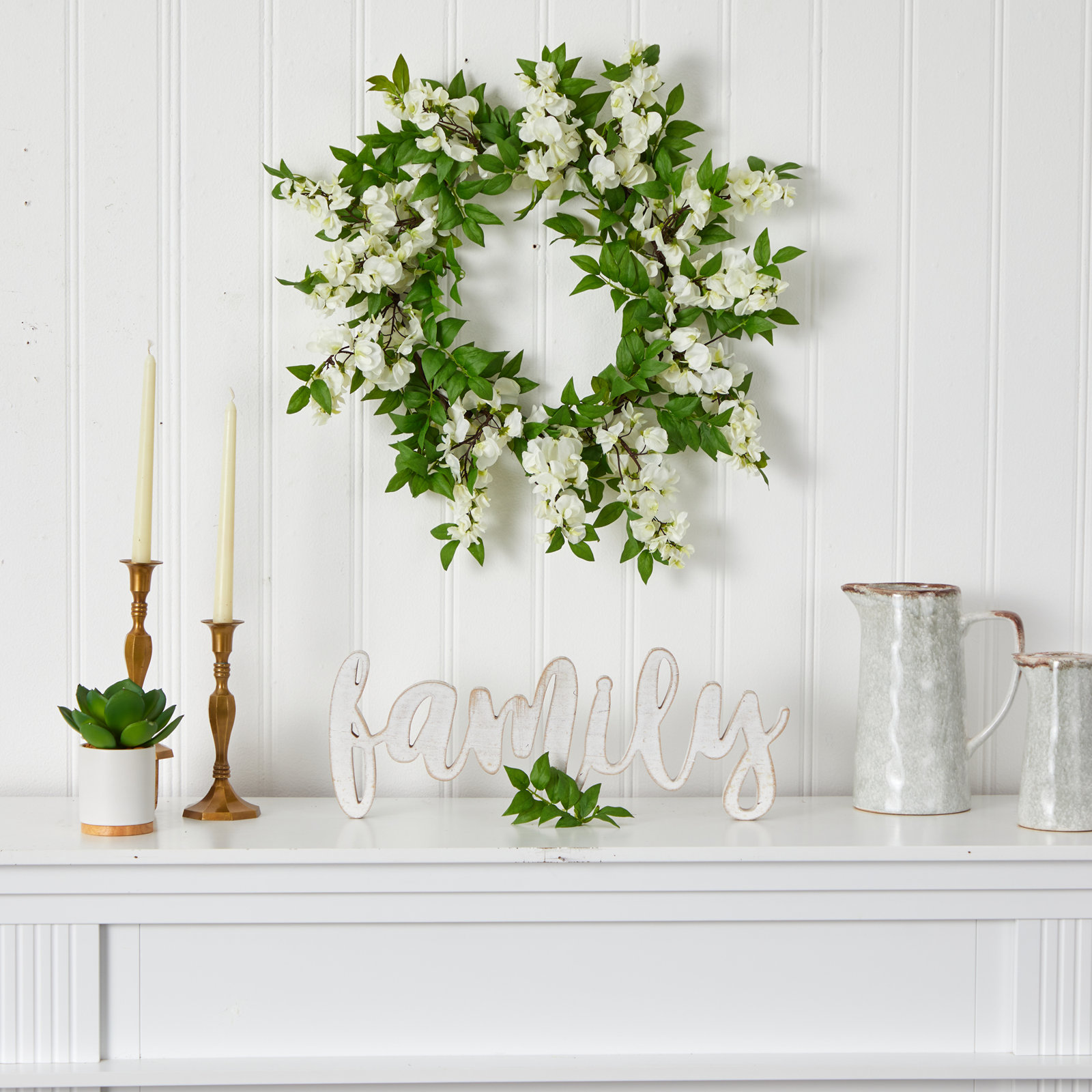 18'' Polyester Wreath, White