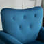 Fauteuil d'appoint à oreilles de style Mid-Century moderne avec pieds en bois robustes et haut dossier-647213847