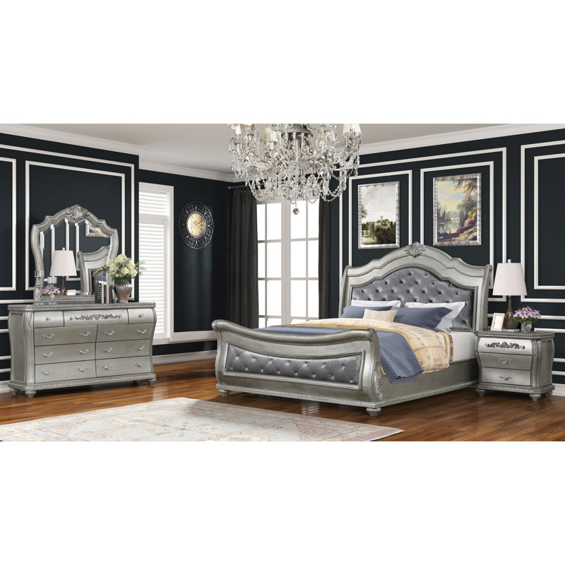 Ensemble de chambre à coucher 4 pièces Ledsome, Très grand, 4 Pieces : Bed, Nightstand, Dresser