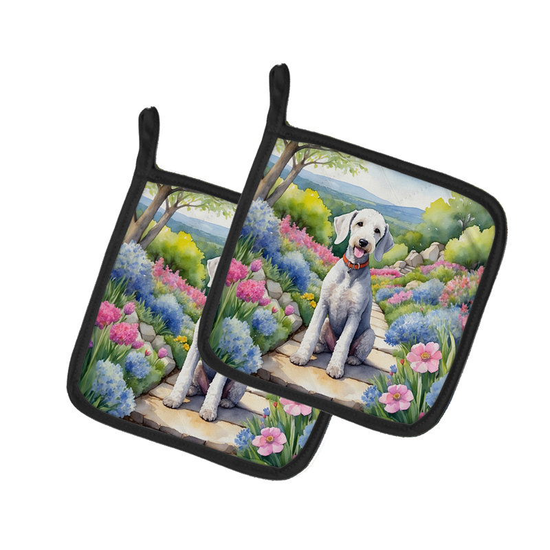 Caroline's Treasures Floral Polyester Potholder Set